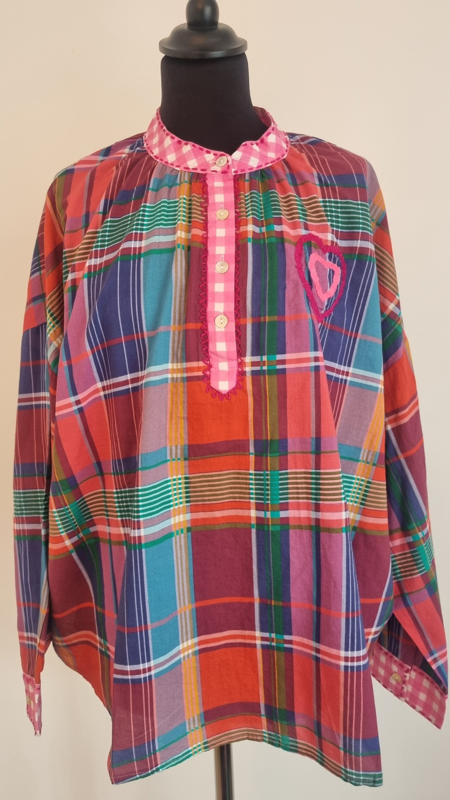 Blouse brodée de vichy