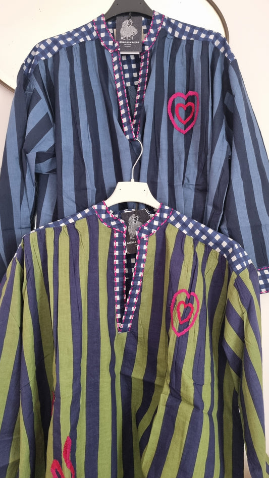 Blouse brodée rayures bleues taille unique