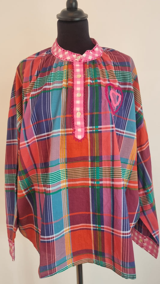 Blouse brodée de vichy