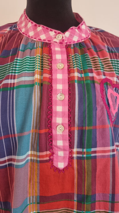 Blouse brodée de vichy