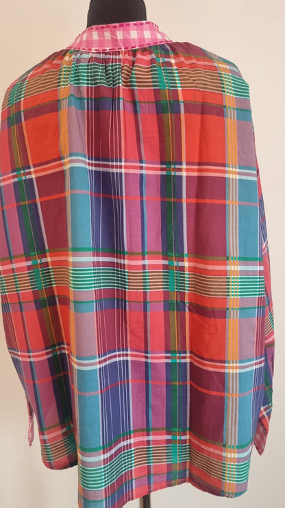 Blouse brodée de vichy