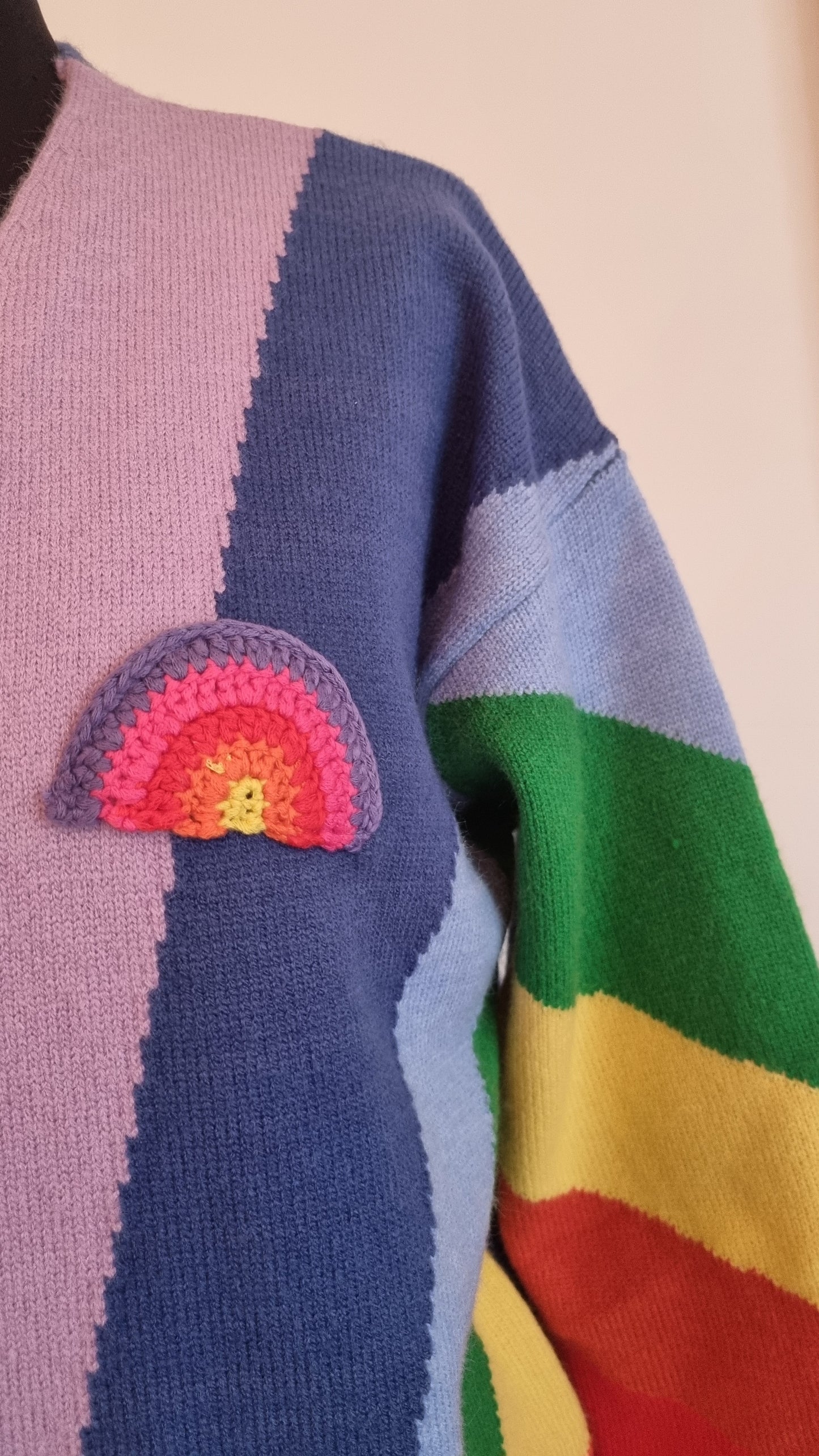 Le gilet arc-en-ciel 🌈 en cachemire